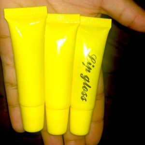 Lemonade lipgloss scrub